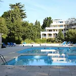 2 Pieces Avec Terrasse, Parking, Piscines - A 300m De La A - Fr-1-245-18 La Baule