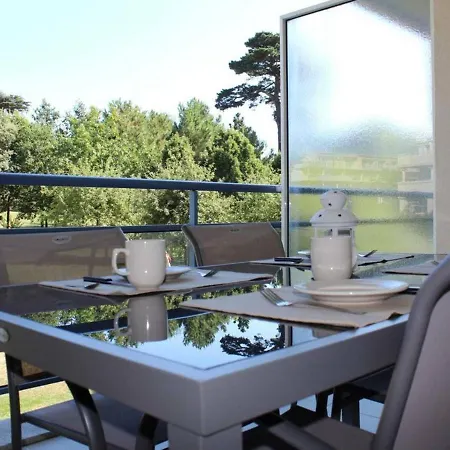 2 Pièces Avec Terrasse, Parking, Piscines - à 300m De La à - Fr-1-245-18 *
