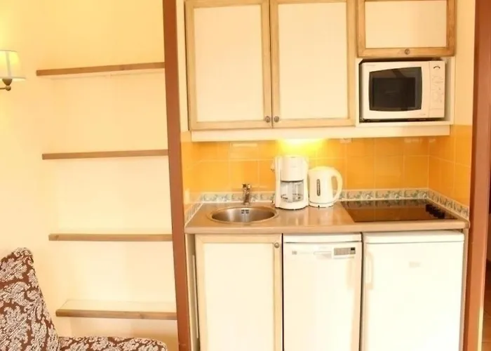 Apartment T2 Avec Piscine A 300m De La - 3 Couchages, Parking Et Balcon Meuble - Fr-1-245-34 *