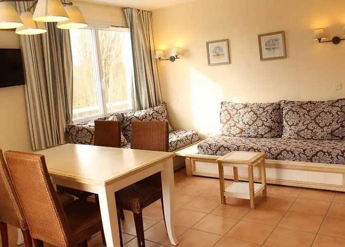 T2 Avec Piscine A 300m De La - 3 Couchages, Parking Et Balcon Meuble - Fr-1-245-34 Apartment