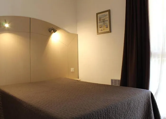 T2 Avec Piscine A 300m De La - 3 Couchages, Parking Et Balcon Meuble - Fr-1-245-34 *